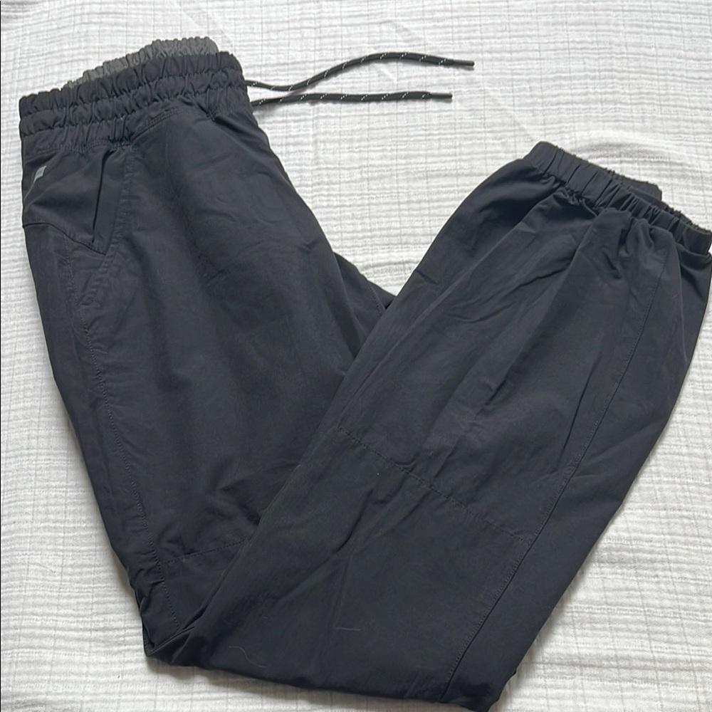 MEC Black Wanderwall Pants size 2, regular